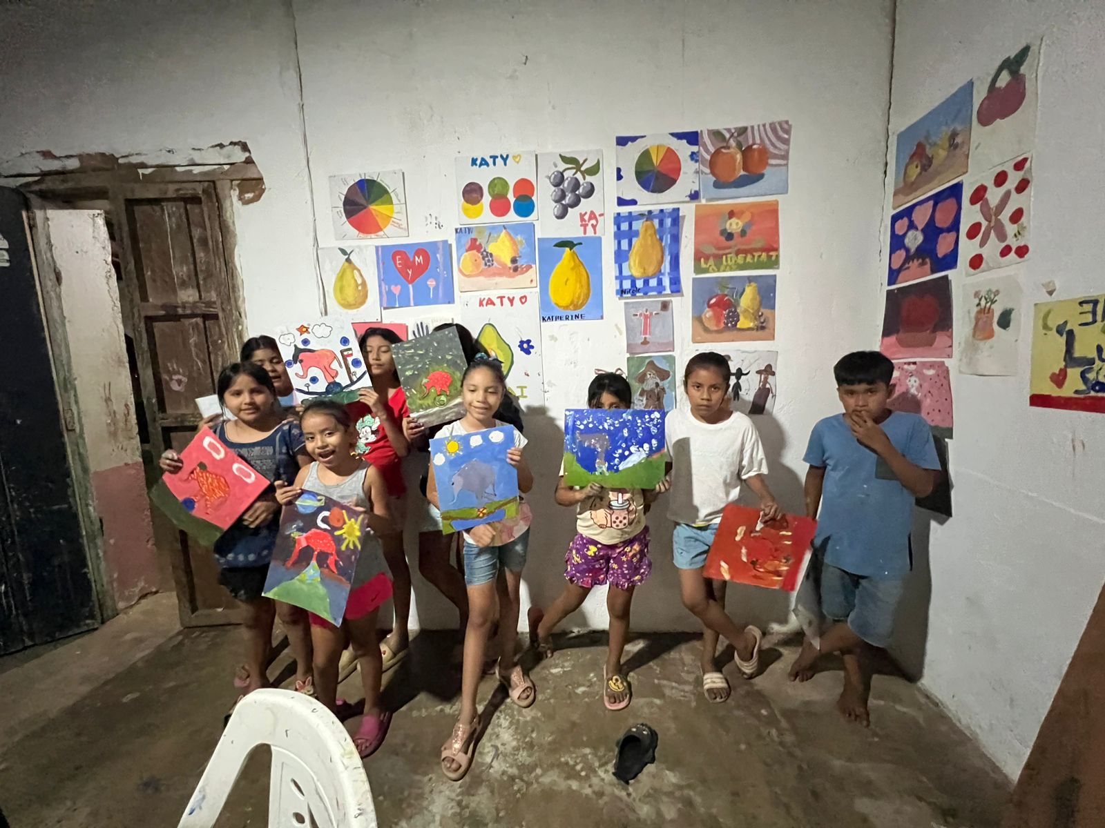 Actividad Cultural Comunitaria: Exposición colectiva de pintura “Mis raíces”